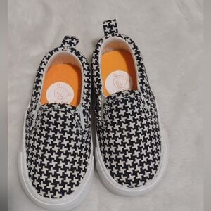 Tula shoes for girls size 4